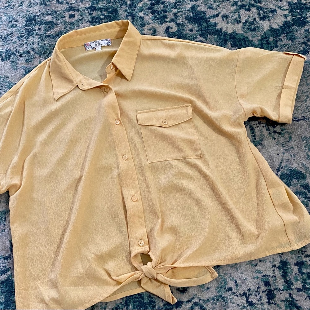 Pink Rose - Buttoned-Down Short Sleeve Blouse